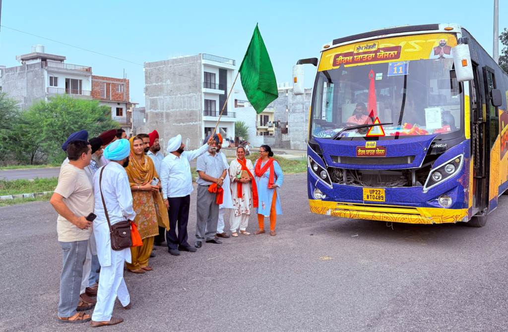 124th and 125th Buses from Mohali Depart for Sri Amritsar Sahib under Mukh Mantri Tirath Yatra Yojana